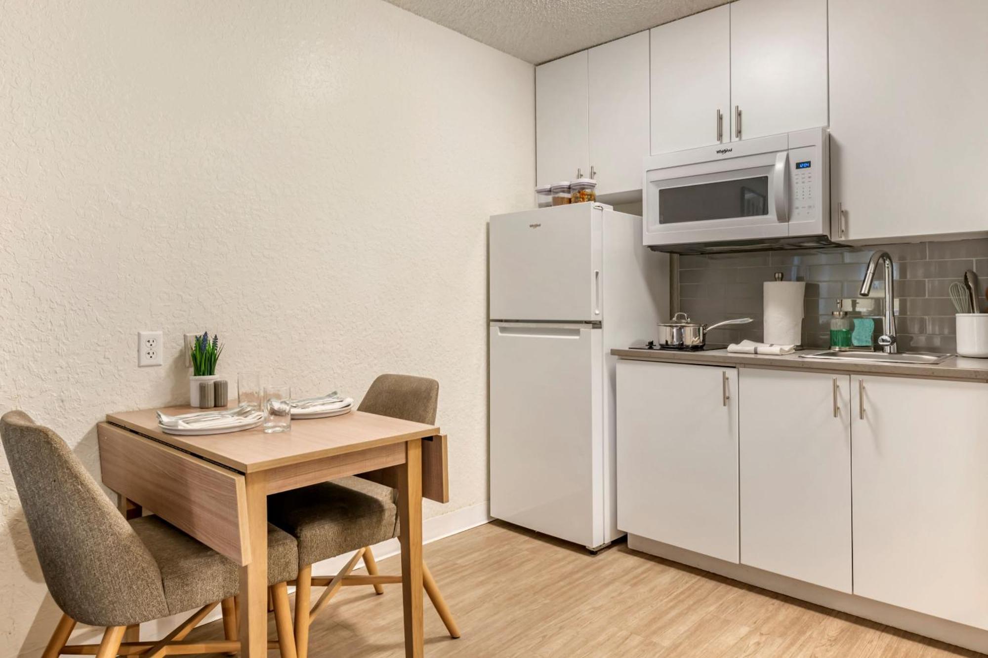 Intown Suites Extended Stay Select Orlando Fl - Ucf Alafaya エクステリア 写真