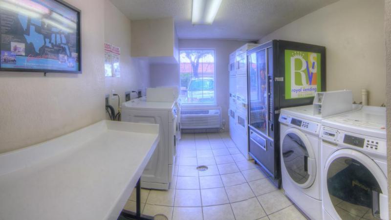 Intown Suites Extended Stay Select Orlando Fl - Ucf Alafaya エクステリア 写真